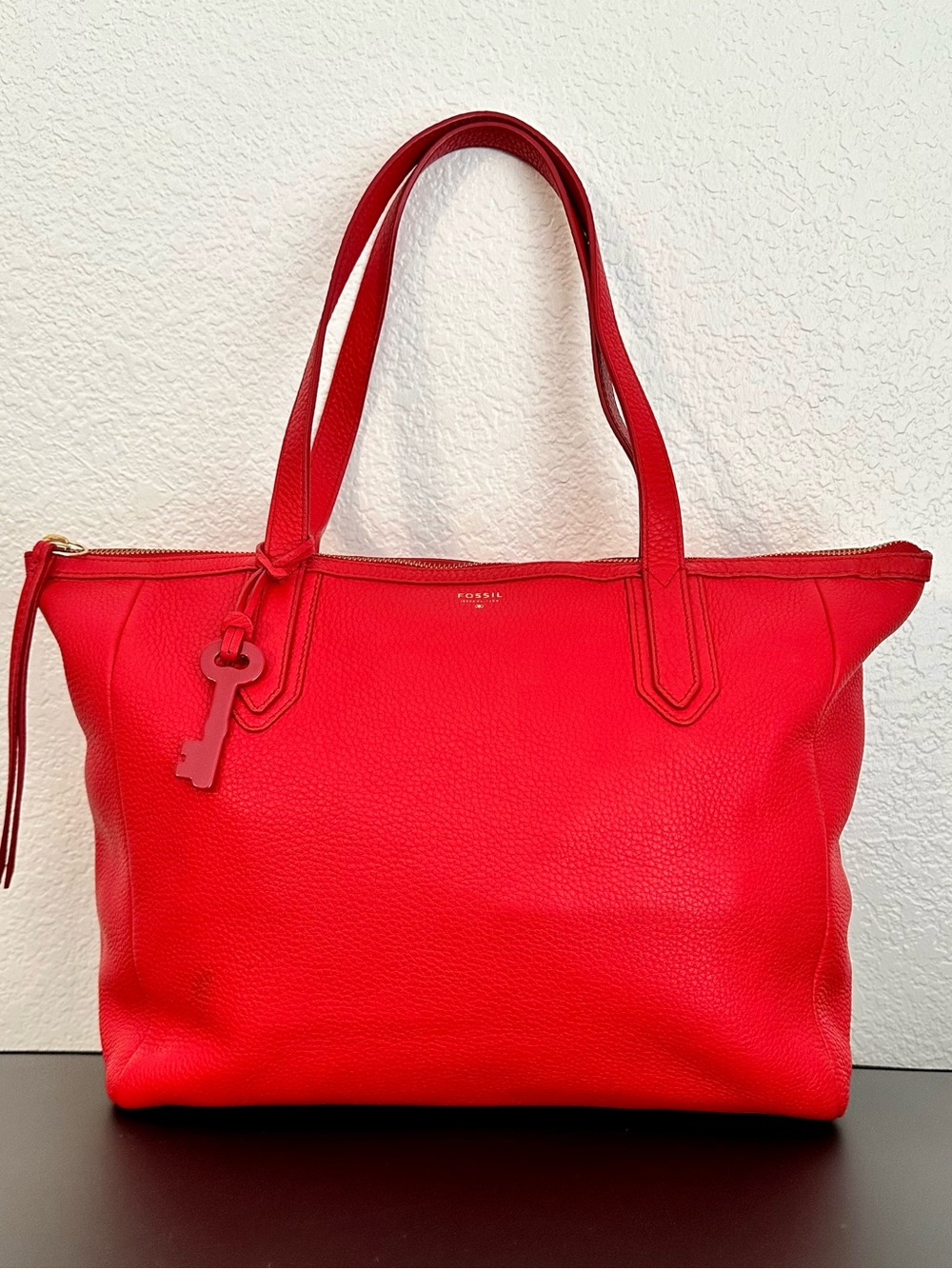 Large Fossil “Sydney” Red Pebbled Leather Satchel/Tote